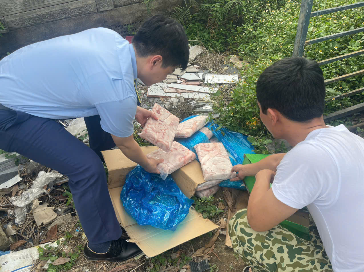 Nghệ An: Phát hiện, xử lý 360 kg nội tạng động vật không rõ nguồn gốc xuất xứ