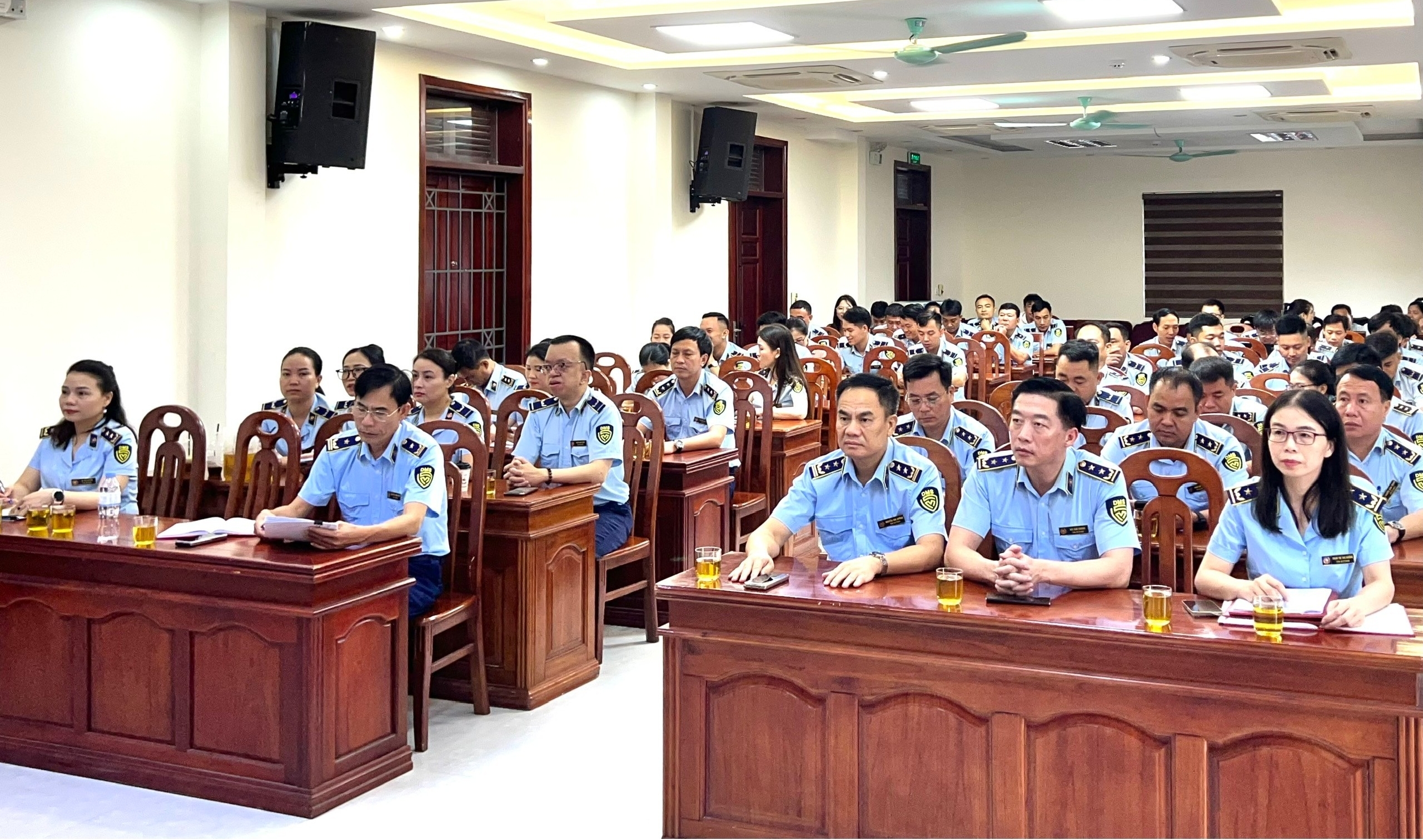 Chi cục QLTT tỉnh Nghệ An tham gia Hội nghị toàn quốc quán triệt, triển khai 04 Nghị quyết của Bộ Chính trị